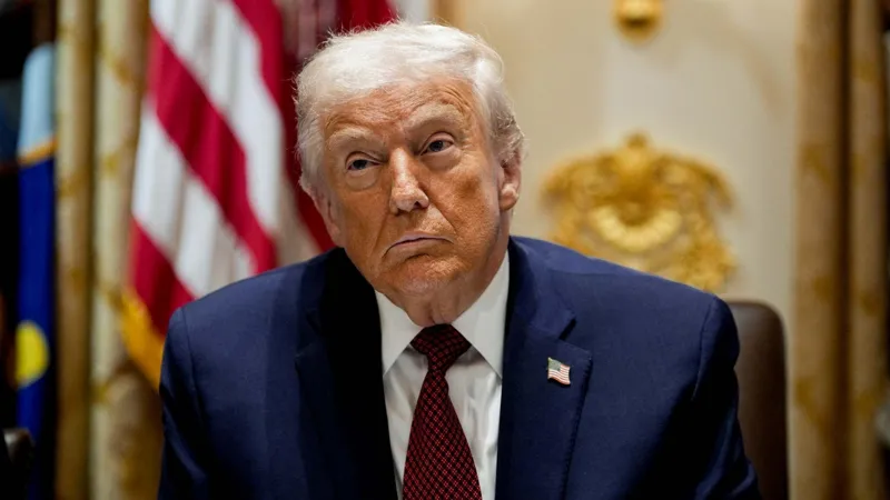 O presidente dos EUA, Donald Trump, criticou os líderes europeus como “fracos” e sugeriu que os EUA poderiam reduzir o apoio à Ucrânia.