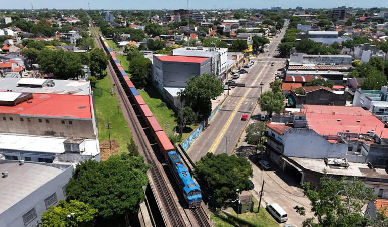 Argentina quer impulsionar exportação de grãos e minerais com privatização da rede ferroviária