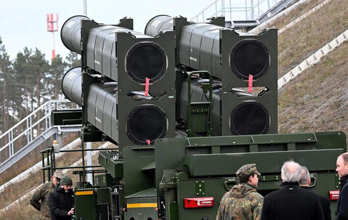 A Europa embarca em uma onda em massa de gastos militares. É suficiente para conter a Rússia?