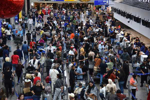 Aeroportos de SP têm 100 voos cancelados nesta quinta após vendaval histórico; número total desde quarta passa de 300