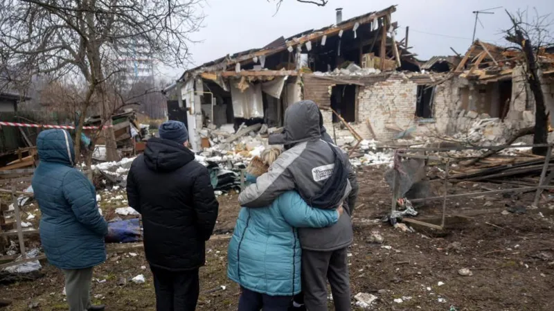 Rússia ataca a Ucrânia enquanto os EUA relatam progressos nas negociações com Kiev