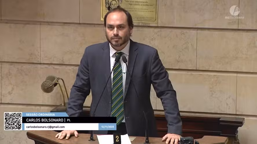 Carlos Bolsonaro anuncia renúncia ao cargo de vereador do Rio de Janeiro
