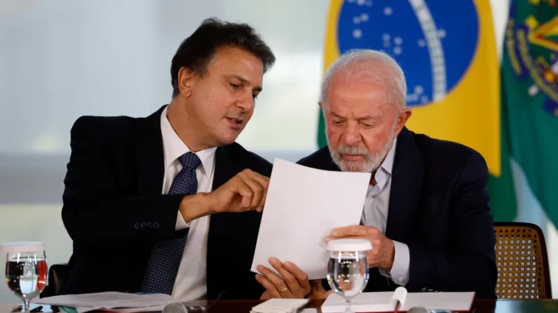 Lula publicará MP para evitar reajuste de R$ 18 a professores, diz ministro